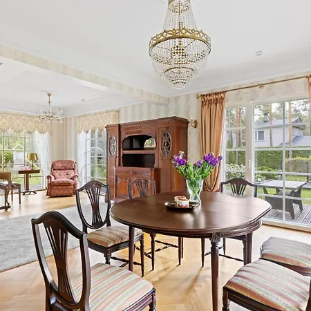 Villa Muusa With A Cozy Sauna, Swimming Pool And Large Beautiful Garden Tallinn